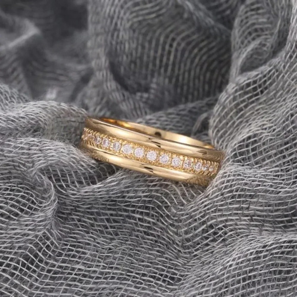 18k Gold Pave Diamond Ring Band - Picture 3 of 7